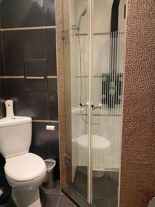 Lovely 1-Bedroom Apartament With Free Parking ソフィア